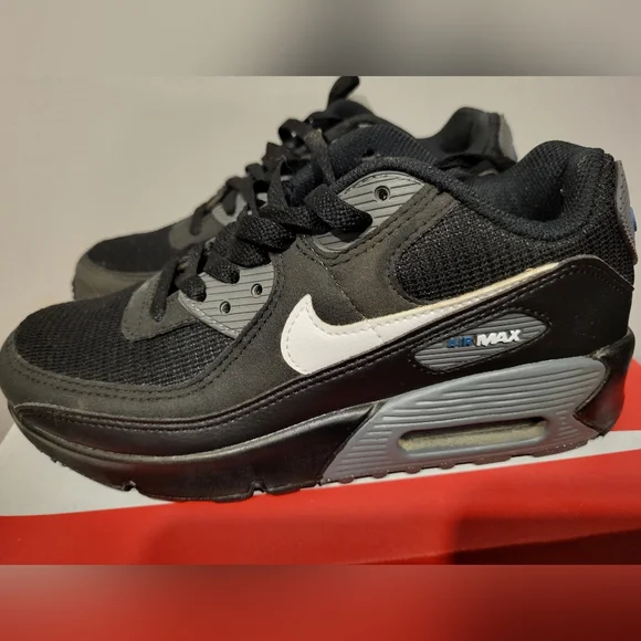 Boys new sz 4 Air Max 90 - Picture 1 of 4